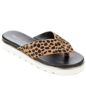 New DONALD J PLINER Cheetah LEEA Thong Sandals